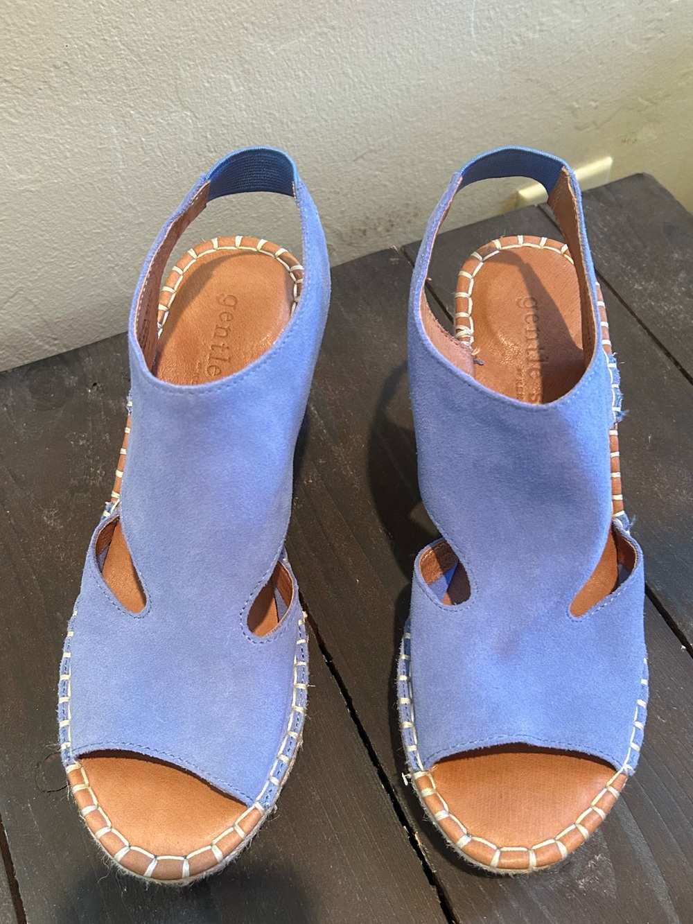 Gentle Souls Blue Suede Wedge Size 7.5 - Picture 2 of 10